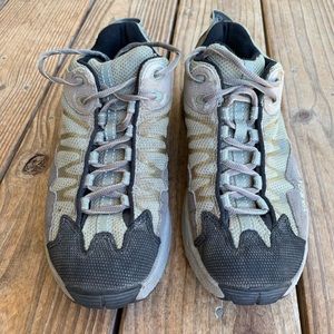 Women’s Hiking Shoes